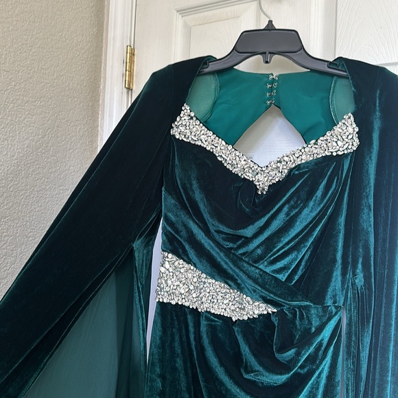 Portia and Scarlett Cape Sleeve Velvet Evening Gown - Picture 6 of 7